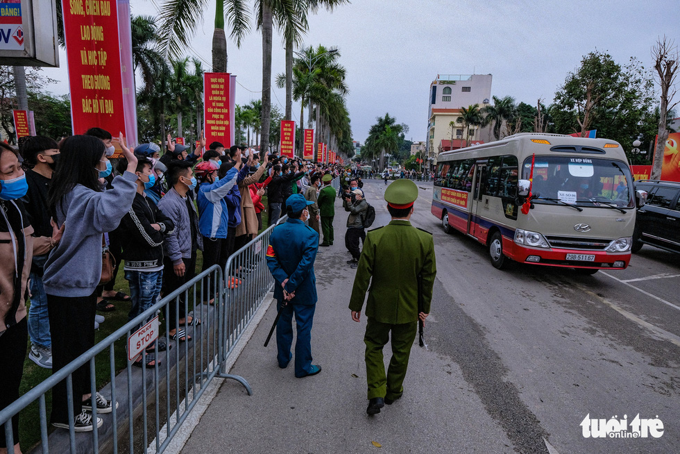 Hơn 4.000 bạn trẻ thủ đô nhập ngũ - Ảnh 8.