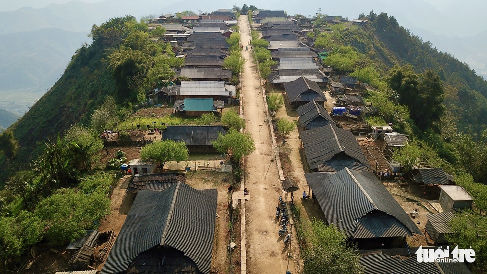 Có một sân bay dã chiến Cu Vai giữa trời mây - Ảnh 4. Có một sân bay dã chiến Cu Vai giữa trời mây - Ảnh 4.