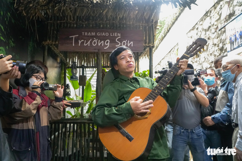 Di tích nhà tù Hỏa Lò vừa ra mắt trưng bày Một thời sôi nổi - Ảnh 6.