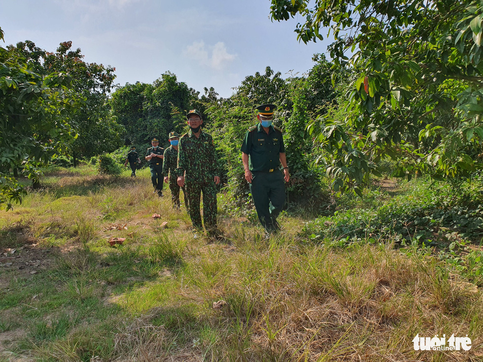 Chia nhỏ quân ‘siết’ biên giới Campuchia để ngăn dịch COVID-19 - Ảnh 5.
