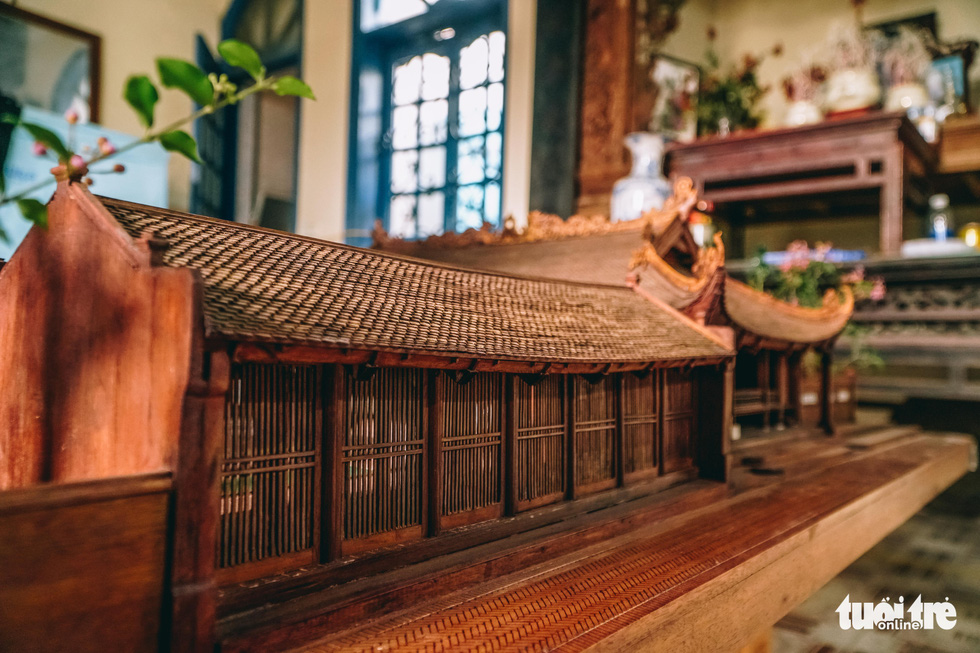 Độc đáo mô hình đình làng bằng gỗ gụ nhỏ nhất Việt Nam - Ảnh 9.