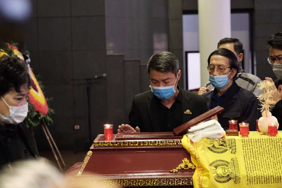 Hôm nay, tiễn đưa ông già khắc khổ, thiện lương Trần Hạnh - Ảnh 6. Hôm nay, tiễn đưa ông già khắc khổ, thiện lương Trần Hạnh - Ảnh 6.
