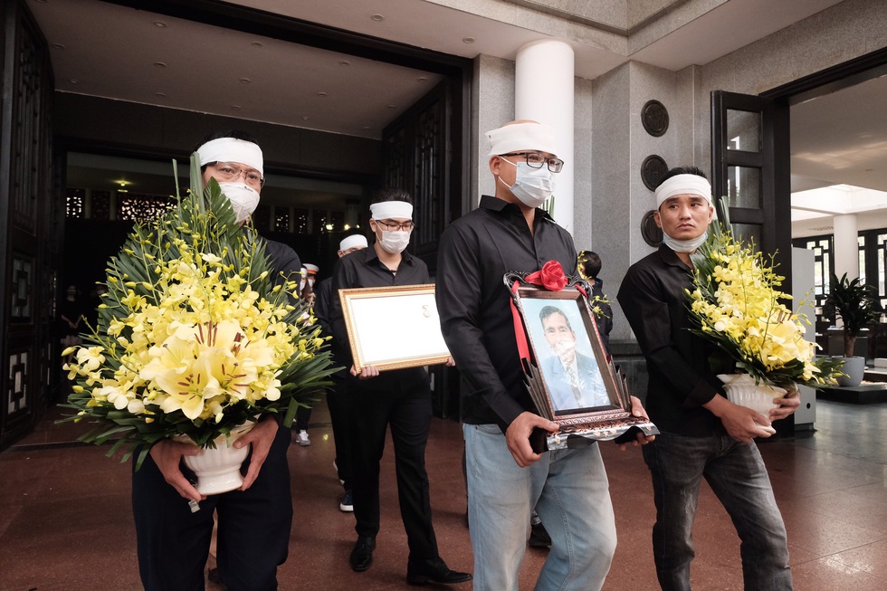 Hôm nay, tiễn đưa ông già khắc khổ, thiện lương Trần Hạnh - Ảnh 9. Hôm nay, tiễn đưa ông già khắc khổ, thiện lương Trần Hạnh - Ảnh 9.