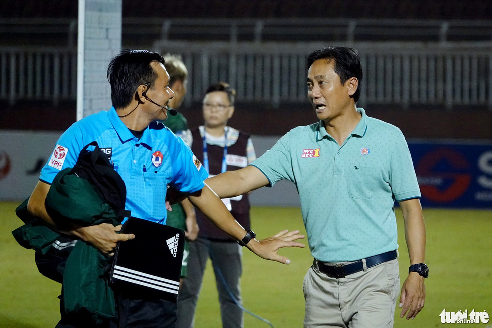 Cầu thủ CLB Sài Gòn vung tay quá trán trả đũa và rời sân sau 9 phút thi đấu - Ảnh 5.