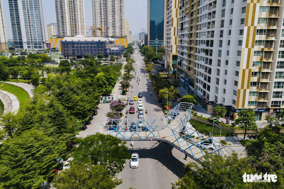 The beautiful Y-shaped pedestrian bridge in Hanoi is about to be inaugurated - Photo 1.