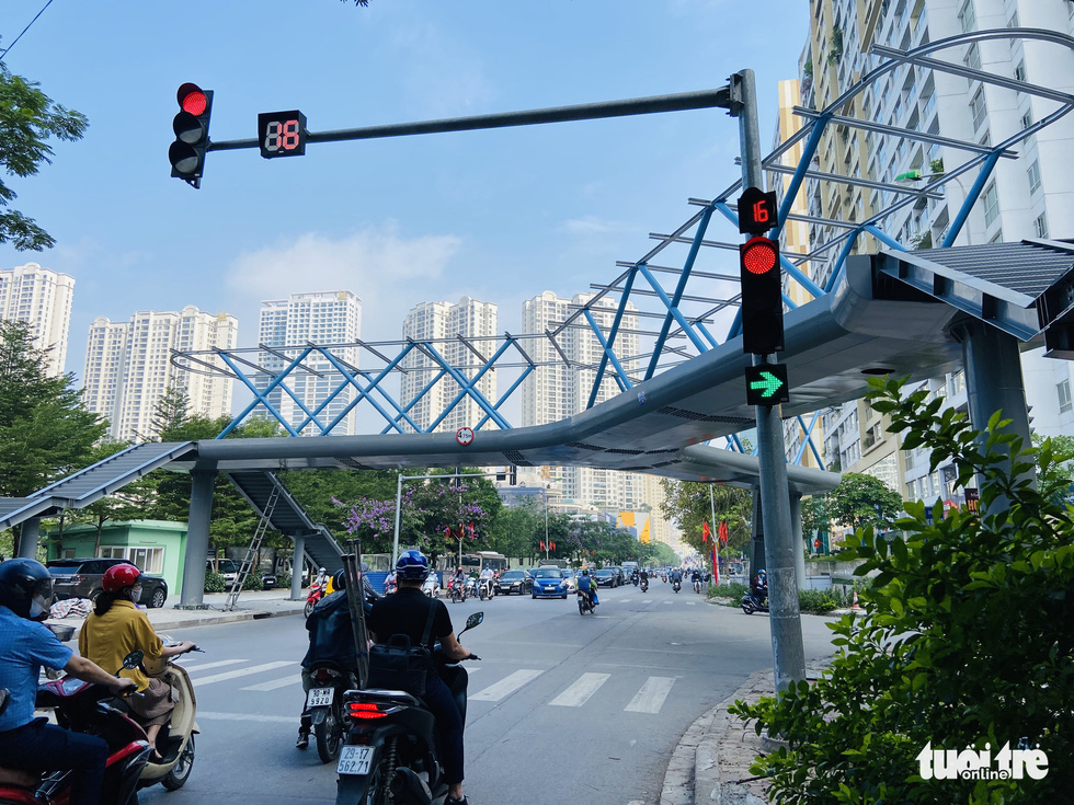 The beautiful Y-shaped pedestrian bridge in Hanoi is about to be inaugurated - Photo 6.