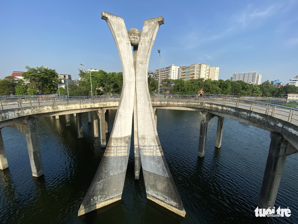 Không tin nổi công viên dành cho giới trẻ giờ như thế này, nhiều chỗ như đống sắt vụn - Ảnh 9.