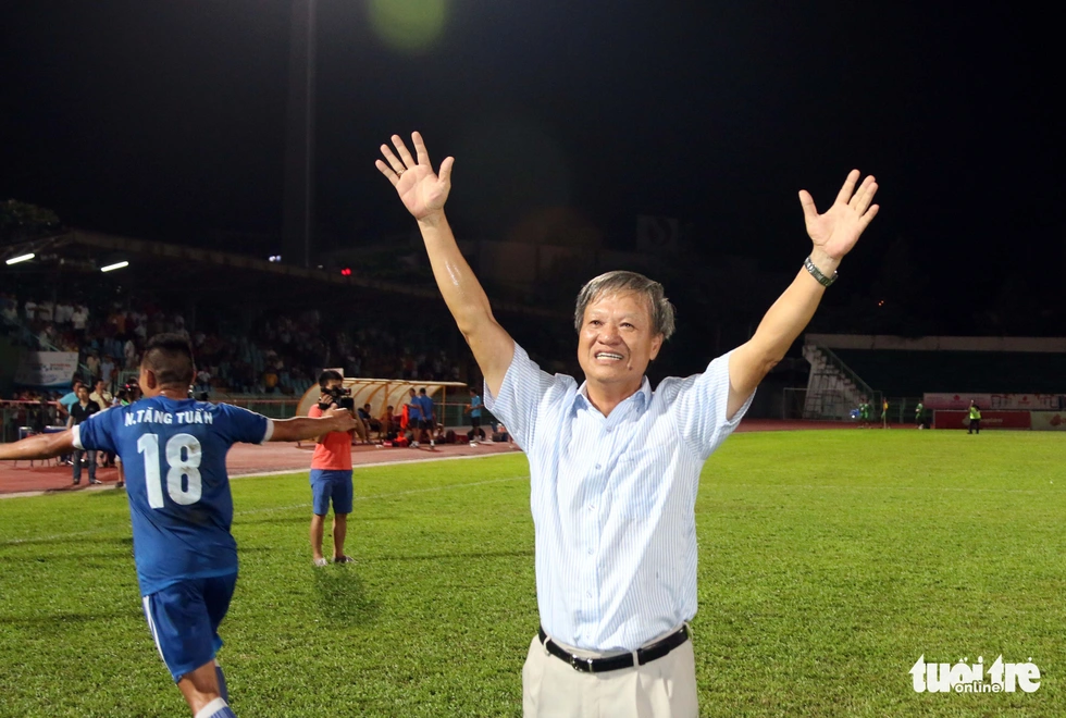 Những hình ảnh cố HLV Lê Thụy Hải với 3 chức vô địch V-League cùng B.Bình Dương - Ảnh 10. Những hình ảnh cố HLV Lê Thụy Hải với 3 chức vô địch V-League cùng B.Bình Dương - Ảnh 10.
