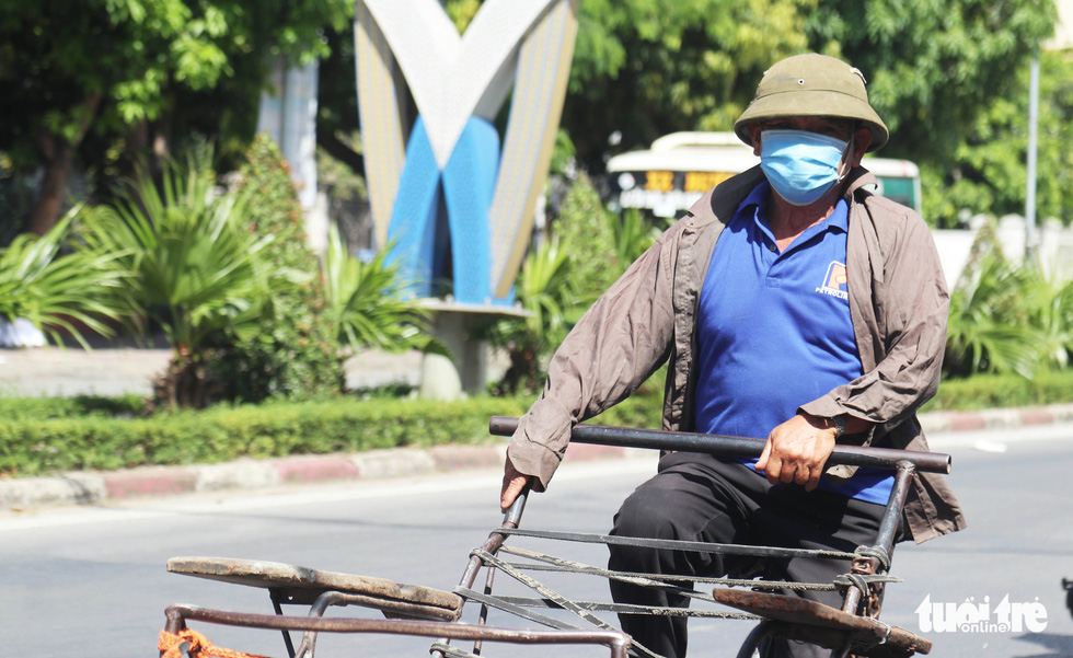 Nhọc nhằn ngược xuôi mưu sinh ở ‘chảo lửa’ 40 độ C - Ảnh 9.