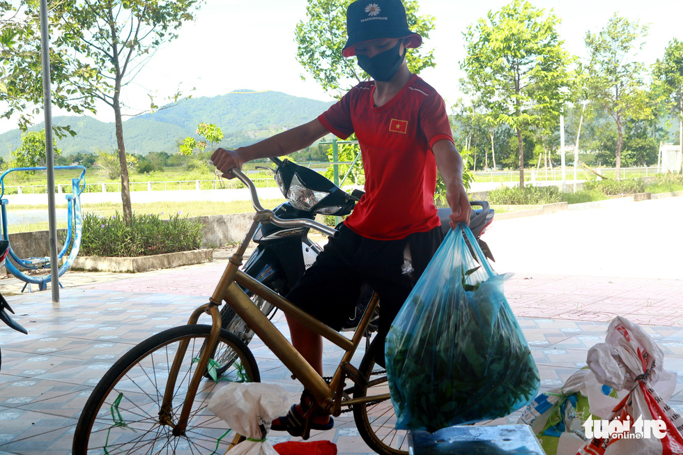 Em chỉ có mớ rau vườn với 50.000 tiền bắt cua đồng hồi sáng - Ảnh 4.