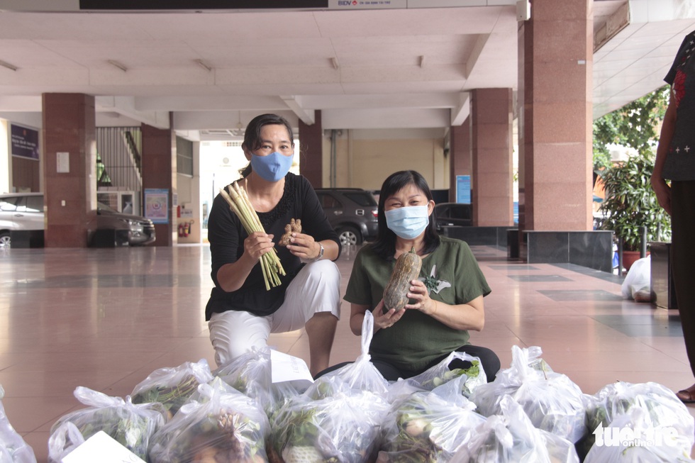 ‘Chúng tôi xin nhường phần mình cho các gia đình khác’ - Ảnh 1.