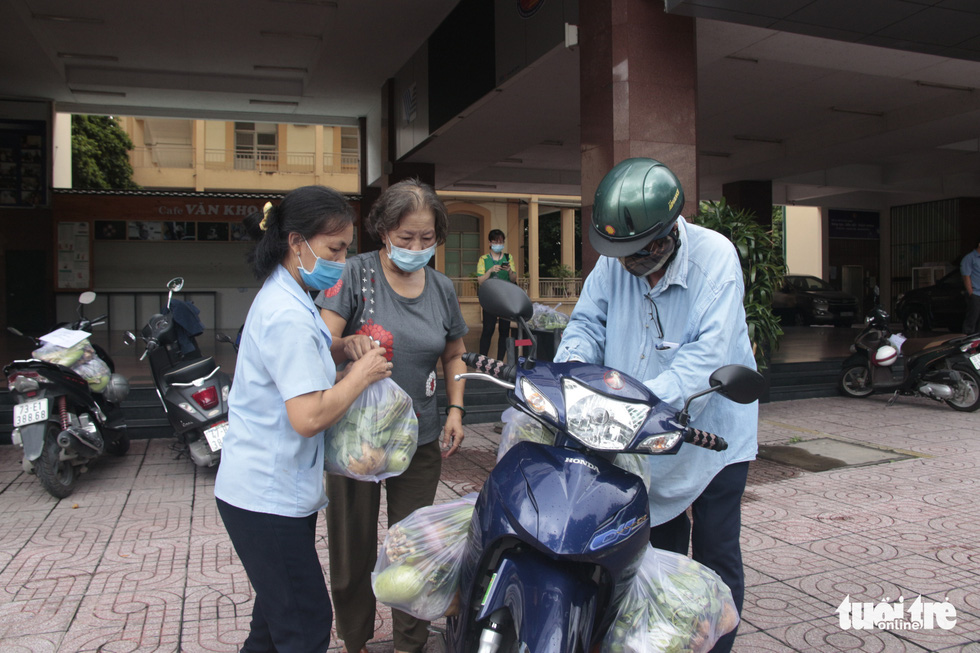 ‘Chúng tôi xin nhường phần mình cho các gia đình khác’ - Ảnh 6.