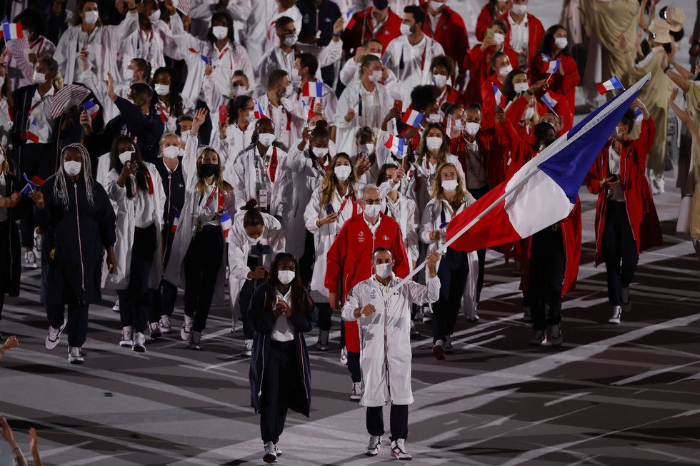 Đài lửa đã được thắp sáng, Olympic 2020 chính thức khai mạc - Ảnh 11. Đài lửa đã được thắp sáng, Olympic 2020 chính thức khai mạc - Ảnh 11.