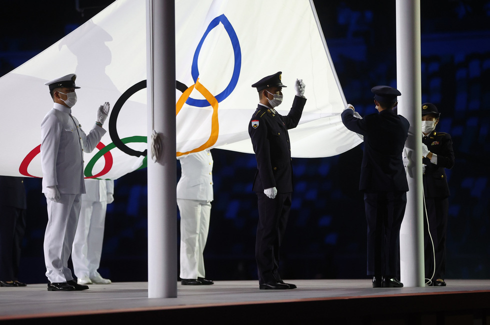 Đài lửa đã được thắp sáng, Olympic 2020 chính thức khai mạc - Ảnh 4. Đài lửa đã được thắp sáng, Olympic 2020 chính thức khai mạc - Ảnh 4.