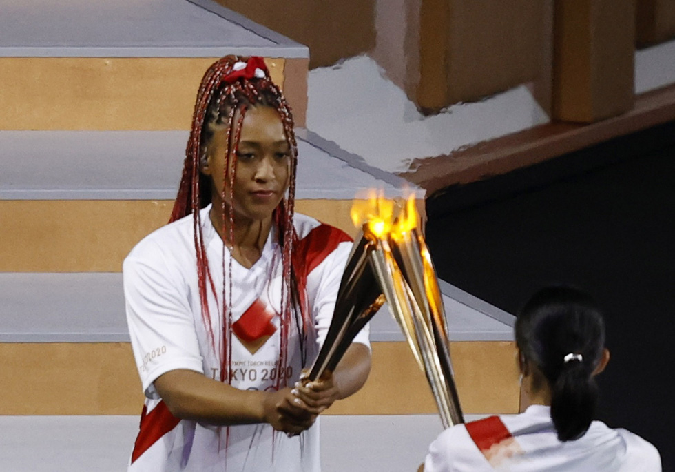 Đài lửa đã được thắp sáng, Olympic 2020 chính thức khai mạc - Ảnh 3. Đài lửa đã được thắp sáng, Olympic 2020 chính thức khai mạc - Ảnh 3.