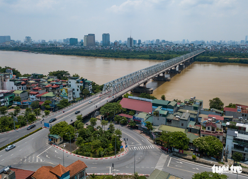 Nhìn từ trên cao, Hà Nội vắng vẻ vì giãn cách xã hội - Ảnh 9.