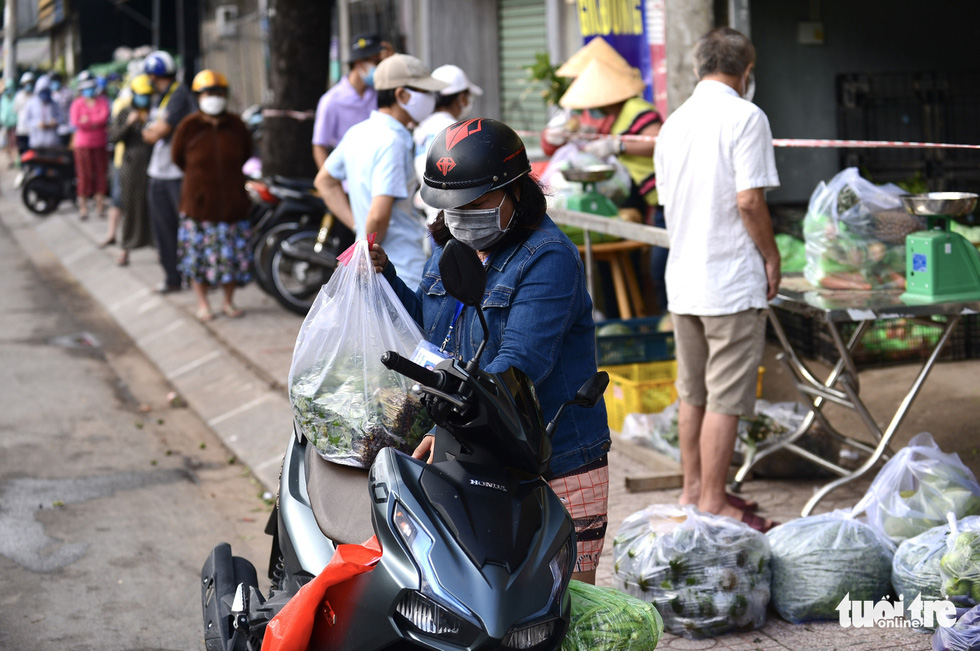 Siêu thị khẳng định đã tăng lượng hàng trữ gấp nhiều lần - Ảnh 9.