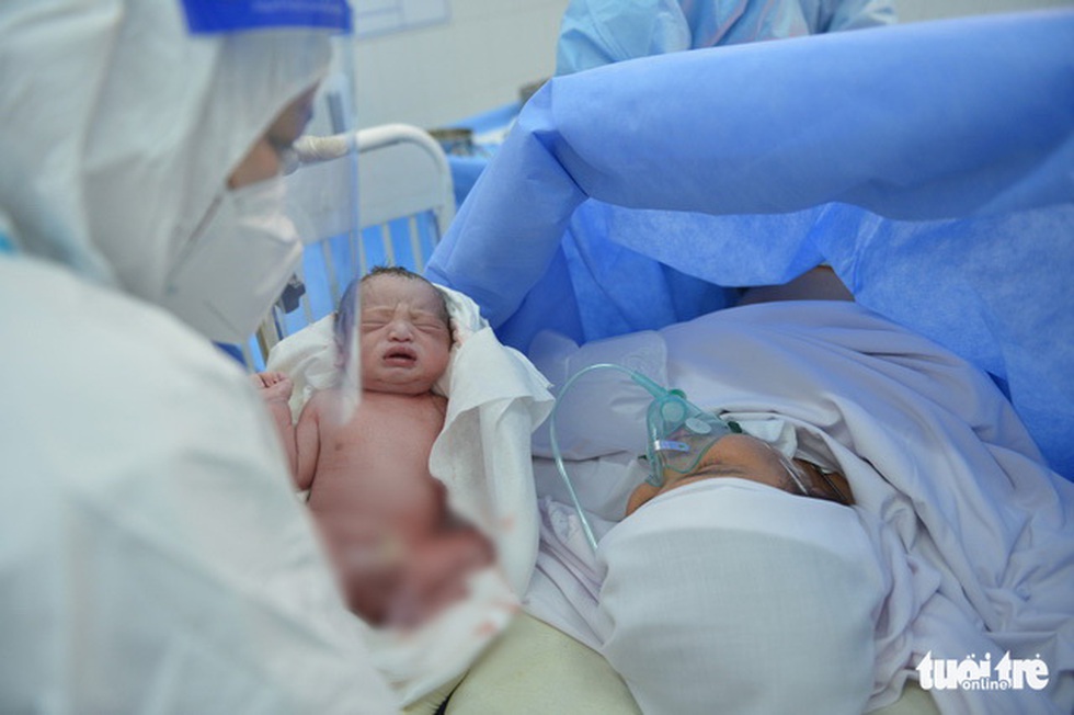 Những bà mẹ F0 ở tòa nhà Cát Tường - Ảnh 7. Những bà mẹ F0 ở tòa nhà Cát Tường - Ảnh 7.