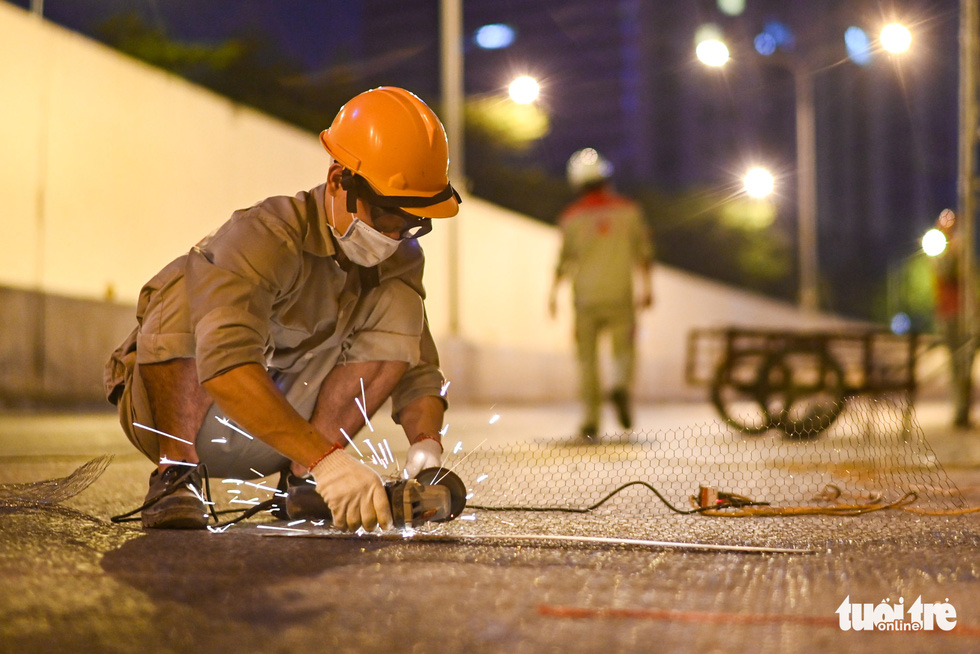 Xuyên đêm sửa chữa hầm Kim Liên, Hà Nội - Ảnh 5.