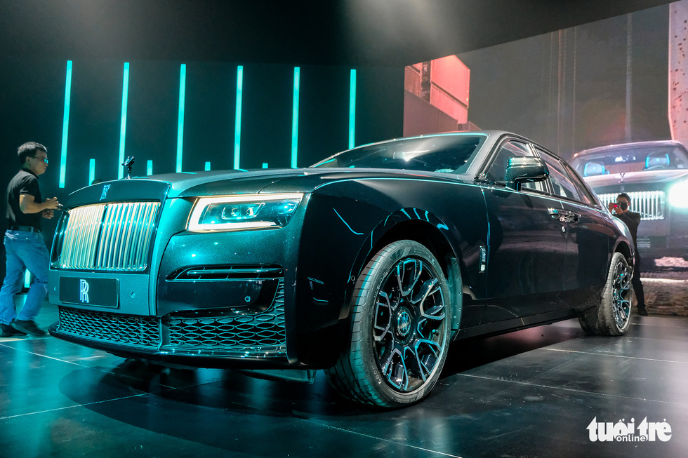Rolls-Royce Ghost Black Badge thế hệ mới giá từ 33,7 tỉ đồng - sedan đắt thứ 2 Việt Nam - Ảnh 2.