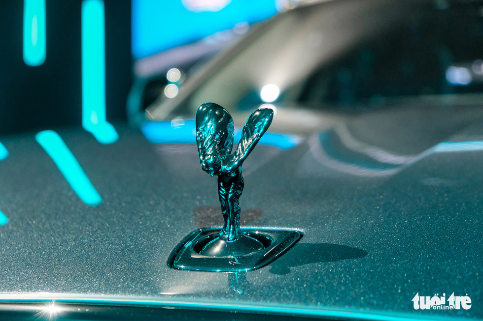 Rolls-Royce Ghost Black Badge thế hệ mới giá từ 33,7 tỉ đồng - sedan đắt thứ 2 Việt Nam - Ảnh 7.
