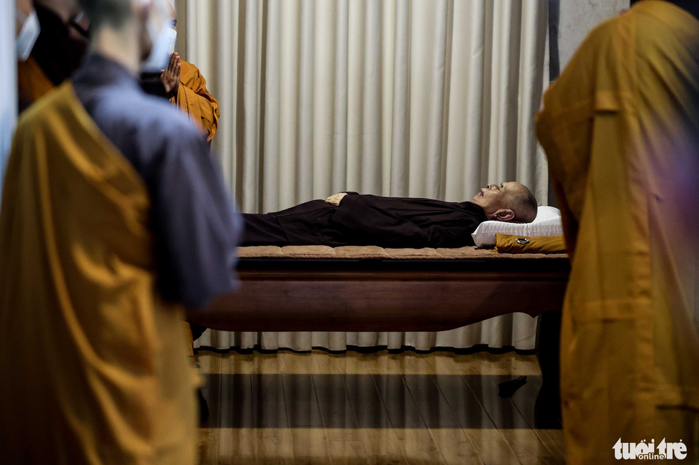 Những hình ảnh tại lễ nhập kim quan Thiền sư Thích Nhất Hạnh - Ảnh 2.