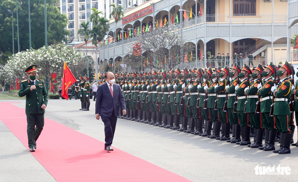 Chủ tịch nước Nguyễn Xuân Phúc chúc Tết Công an và Bộ tư lệnh TP.HCM - Ảnh 6. Chủ tịch nước Nguyễn Xuân Phúc chúc Tết Công an và Bộ tư lệnh TP.HCM - Ảnh 6.