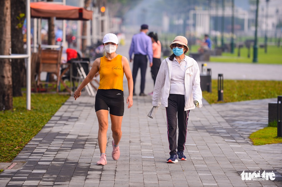 Công viên bến Bạch Đằng thu hút đông đảo người dân sau khi chỉnh trang - Ảnh 4. Công viên bến Bạch Đằng thu hút đông đảo người dân sau khi chỉnh trang - Ảnh 4.
