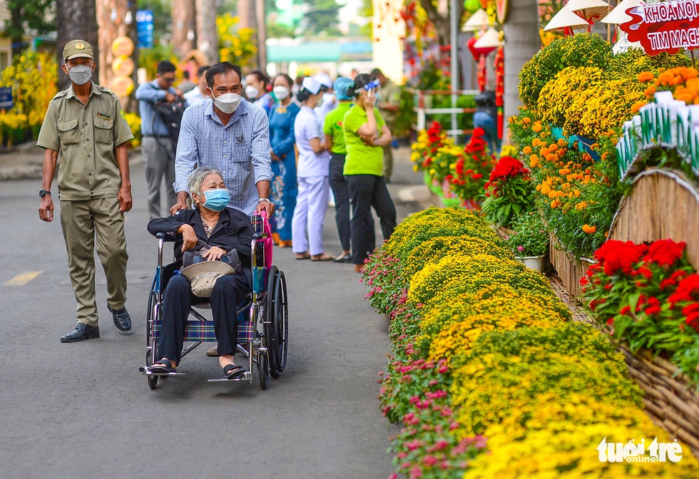 Thi ảnh Nụ xuân: Ngọt ngào tết sẻ chia - Ảnh 1. Thi ảnh Nụ xuân: Ngọt ngào tết sẻ chia - Ảnh 1.