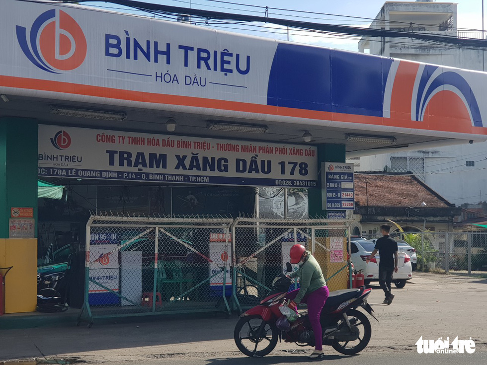 Tin sáng 13-10: Việt Nam chưa ghi nhận ca mắc biến thể BA.5.1.7; Giá heo xuống thấp, người nuôi lỗ - Ảnh 1.