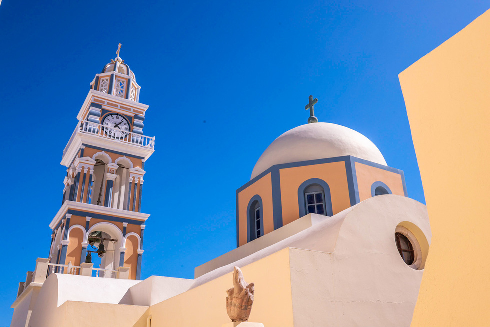 Khám phá thiên đường Santorini cùng blogger du lịch Ngô Trần Hải An - Ảnh 3.