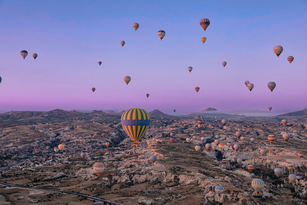 Bay khinh khí cầu trên những kỳ quan ở Cappadocia - Ảnh 16.