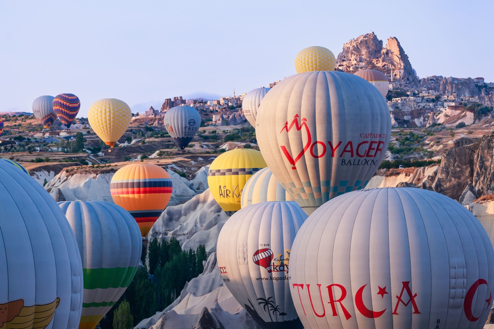 Bay khinh khí cầu trên những kỳ quan ở Cappadocia - Ảnh 20. Bay khinh khí cầu trên những kỳ quan ở Cappadocia - Ảnh 20.