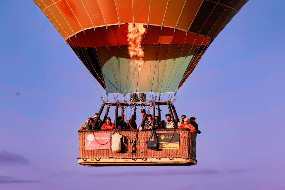 Bay khinh khí cầu trên những kỳ quan ở Cappadocia - Ảnh 7. Bay khinh khí cầu trên những kỳ quan ở Cappadocia - Ảnh 7.