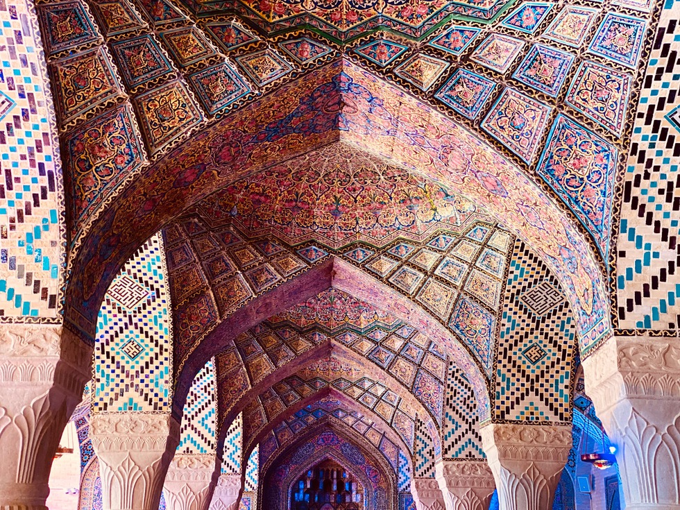 Choáng ngợp với những mái vòm cổ tích ở Iran - xứ sở Ba Tư diệu kỳ - Ảnh 9. Choáng ngợp với những mái vòm cổ tích ở Iran - xứ sở Ba Tư diệu kỳ - Ảnh 9.