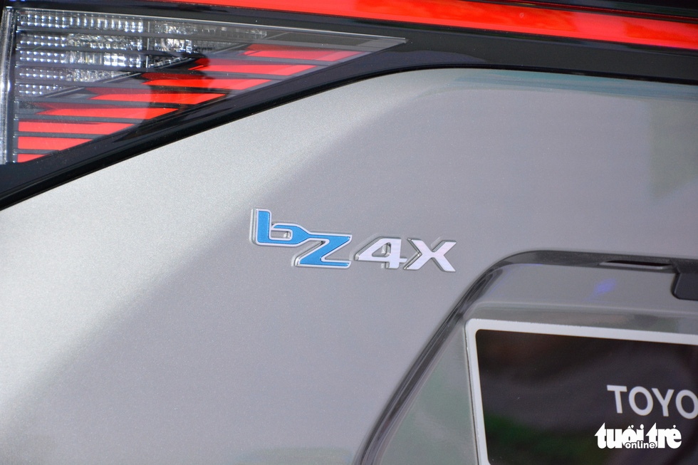 Chi tiết Toyota bZ4X tại VMS 2022: SUV điện tầm trung sáng cửa bán đại trà tại Việt Nam - Ảnh 10.