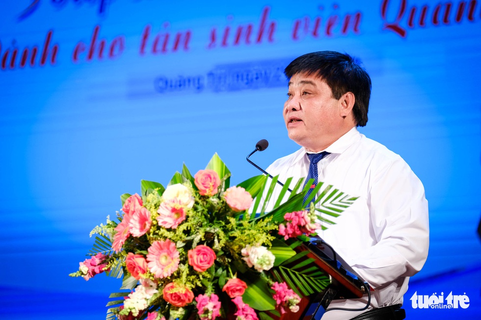 Đêm Quảng Trị yêu thương, Tiếp sức đến trường 100 tân sinh viên, mỗi bạn 15 triệu đồng - Ảnh 4. Đêm Quảng Trị yêu thương, Tiếp sức đến trường 100 tân sinh viên, mỗi bạn 15 triệu đồng - Ảnh 4.