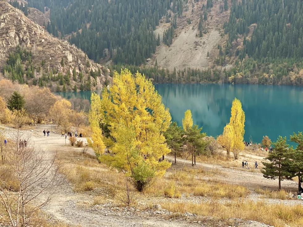 Theo chân du khách Việt ngắm thu vàng trên con đường tơ lụa từ Kazakhstan đến Kyrgyzstan - Ảnh 9. Theo chân du khách Việt ngắm thu vàng trên con đường tơ lụa từ Kazakhstan đến Kyrgyzstan - Ảnh 9.