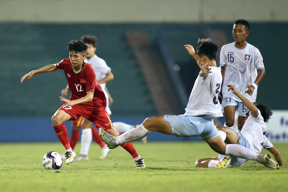 U17 Việt Nam thắng đậm trong ngày ra quân vòng loại U17 châu Á 2023 - Ảnh 4.