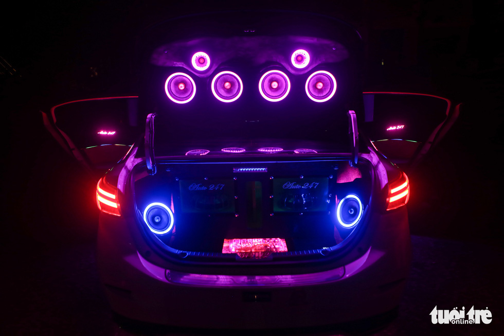 Mazda3 độ dàn âm thanh, ánh sáng hơn 350 triệu đồng của người chơi xe Đà Nẵng - Ảnh 4.