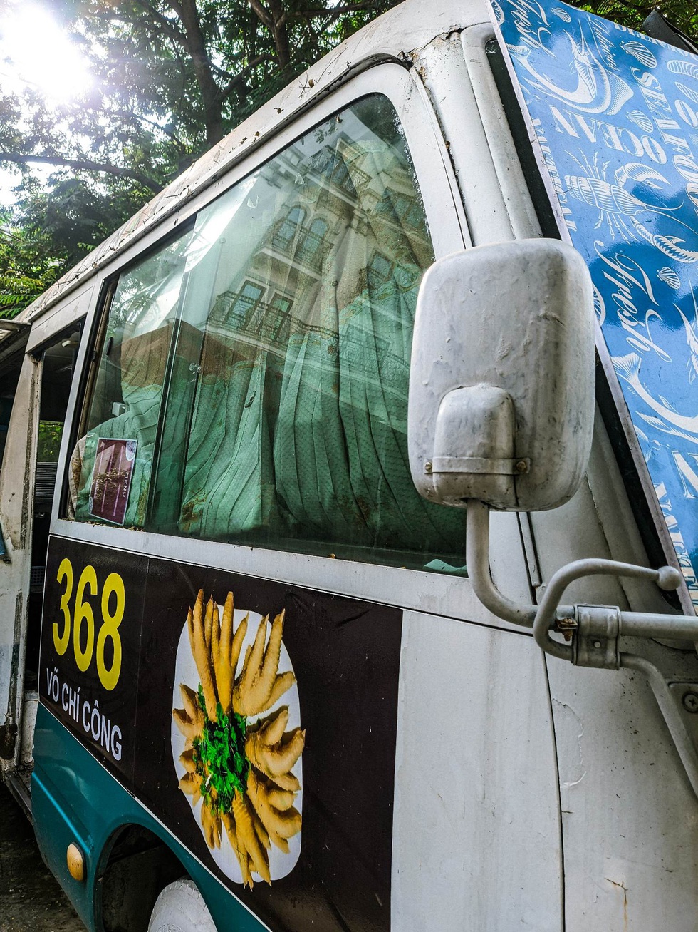 Tiệm phở gà đặc biệt làm từ... xe khách - Ảnh 5. Tiệm phở gà đặc biệt làm từ... xe khách - Ảnh 5.