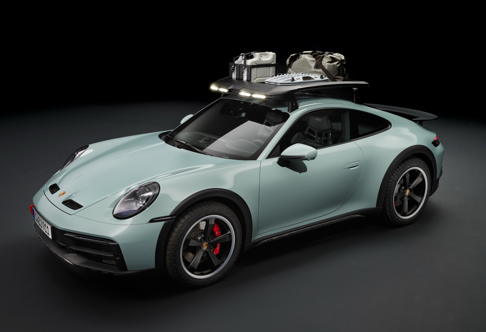 Porsche 911 Dakar ra mắt: Xe sang của nhà giàu thích nghịch cát - Ảnh 8.