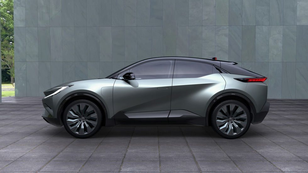 Toyota nhá hàng SUV điện mới toanh: Màn hình gấp, nhiều điểm thiết kế lạ mắt - Ảnh 5.