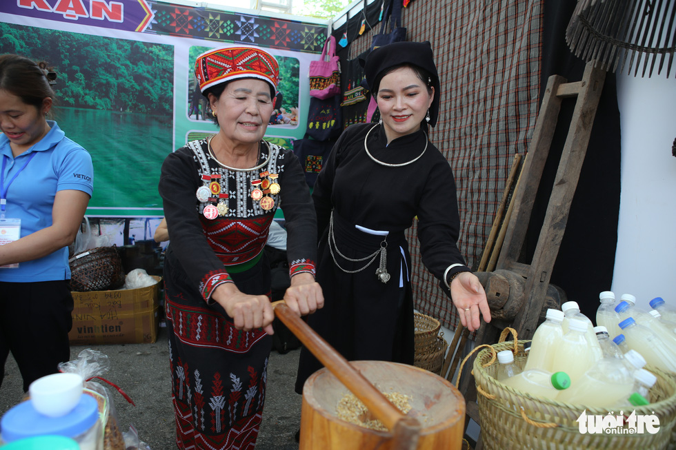 Chàng trai, cô gái của núi rừng ‘xuống phố’ quảng bá văn hóa dân tộc - Ảnh 7.