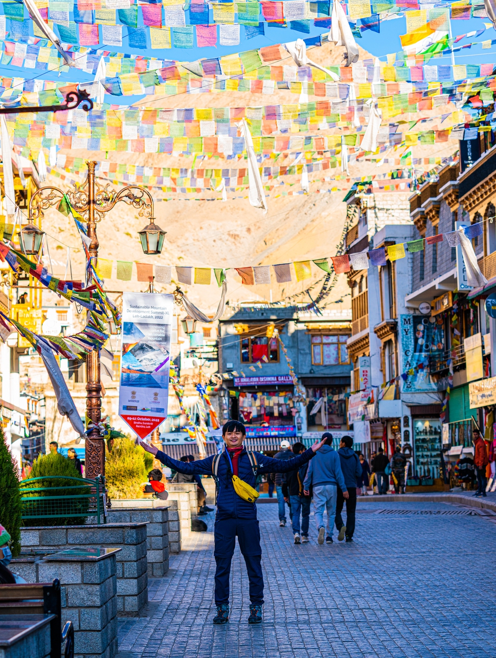 Chạy xe máy dưới núi tuyết tại Ladakh và kỷ niệm lạc đường trong đêm của travel blogger Việt - Ảnh 11. Chạy xe máy dưới núi tuyết tại Ladakh và kỷ niệm lạc đường trong đêm của travel blogger Việt - Ảnh 11.