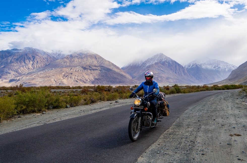 Chạy xe máy dưới núi tuyết tại Ladakh và kỷ niệm lạc đường trong đêm của travel blogger Việt - Ảnh 14. Chạy xe máy dưới núi tuyết tại Ladakh và kỷ niệm lạc đường trong đêm của travel blogger Việt - Ảnh 14.