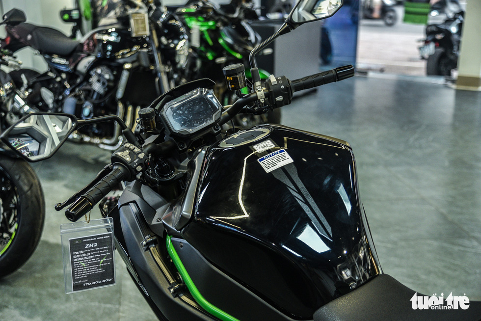 Kawasaki Z H2 - Mô tô 1.000 phân khối, giá chính hãng 770 triệu đồng - Ảnh 8. Kawasaki Z H2 - Mô tô 1.000 phân khối, giá chính hãng 770 triệu đồng - Ảnh 8.