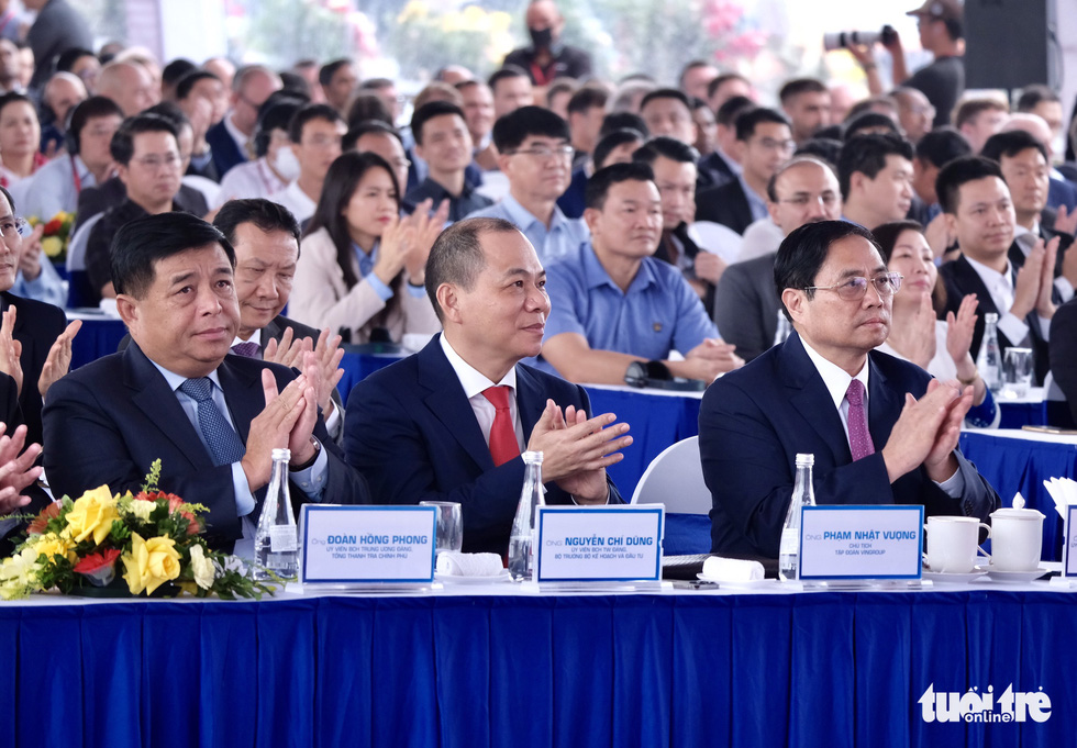 Thủ tướng Phạm Minh Chính dự lễ xuất khẩu lô xe điện VF 8 sang Mỹ - Ảnh 1.
