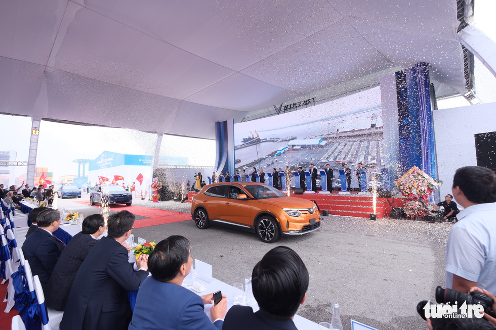 Thủ tướng Phạm Minh Chính dự lễ xuất khẩu lô xe điện VF 8 sang Mỹ - Ảnh 12.