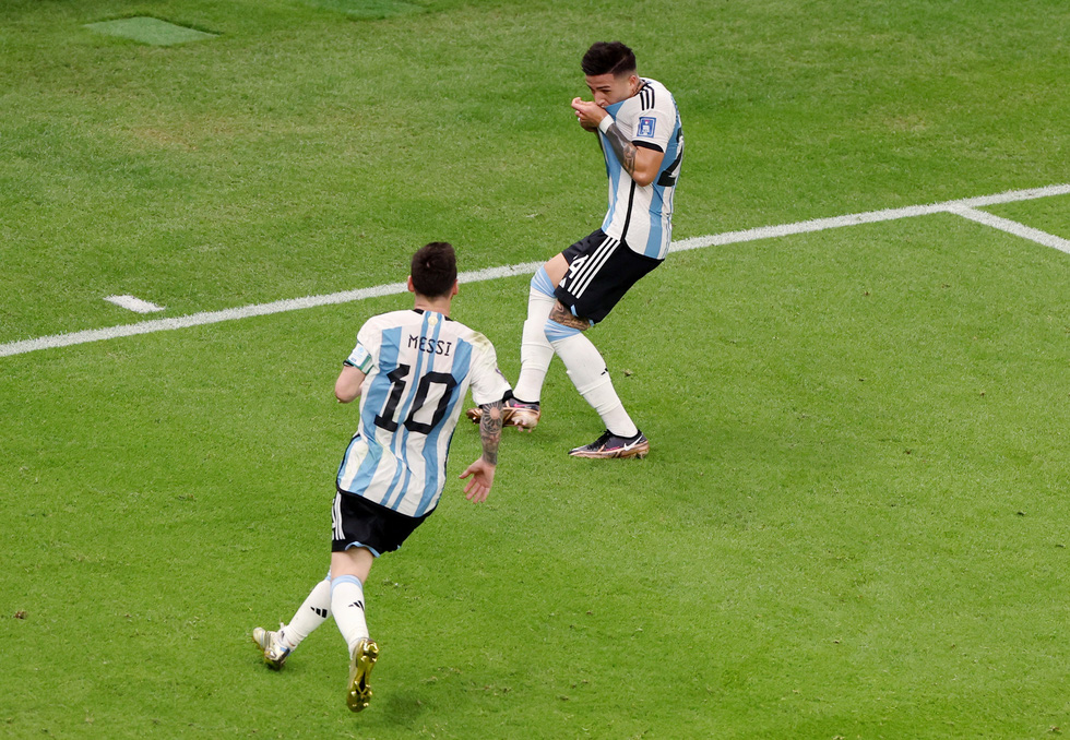 Messi nhận danh hiệu Cầu thủ xuất sắc nhất trận sau khoảnh khắc thiên tài - Ảnh 10.